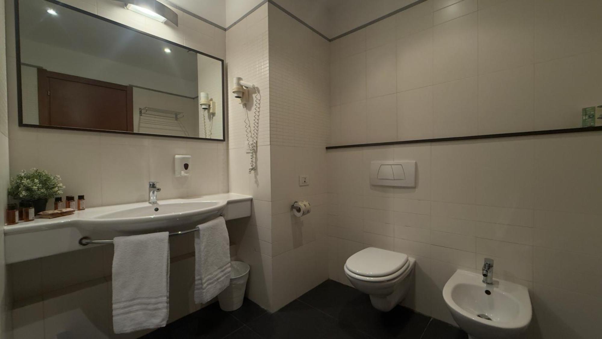 Romalive Hotel Ngoại thất bức ảnh
