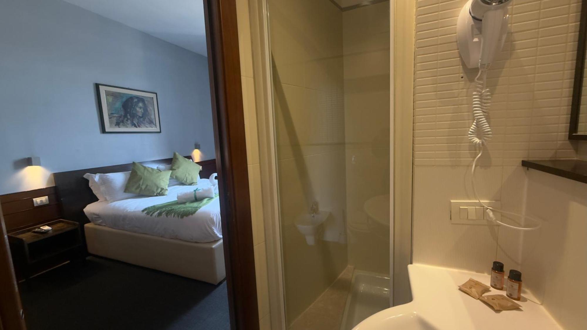 Romalive Hotel Ngoại thất bức ảnh